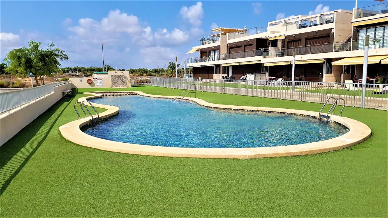 Penthouse 2 Bedrooms In Mil Palmeras Pilar de la Horadada Dış mekan fotoğraf